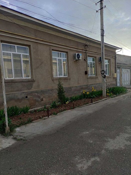 Уй ховли сотилади, продаётся дом срочно