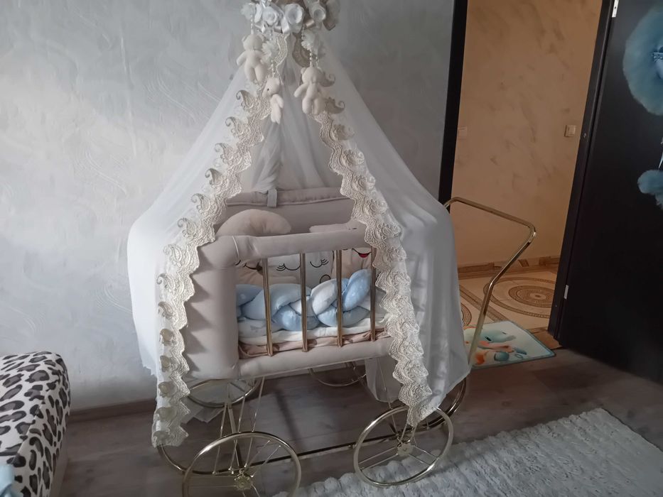 Бебешко легло ....