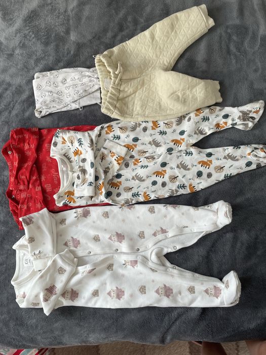 Продам детские вещи.