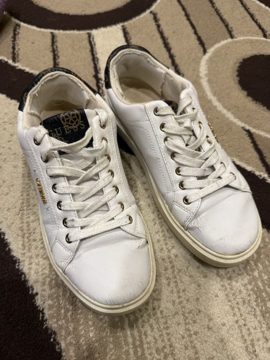 Обувки Guess дамски