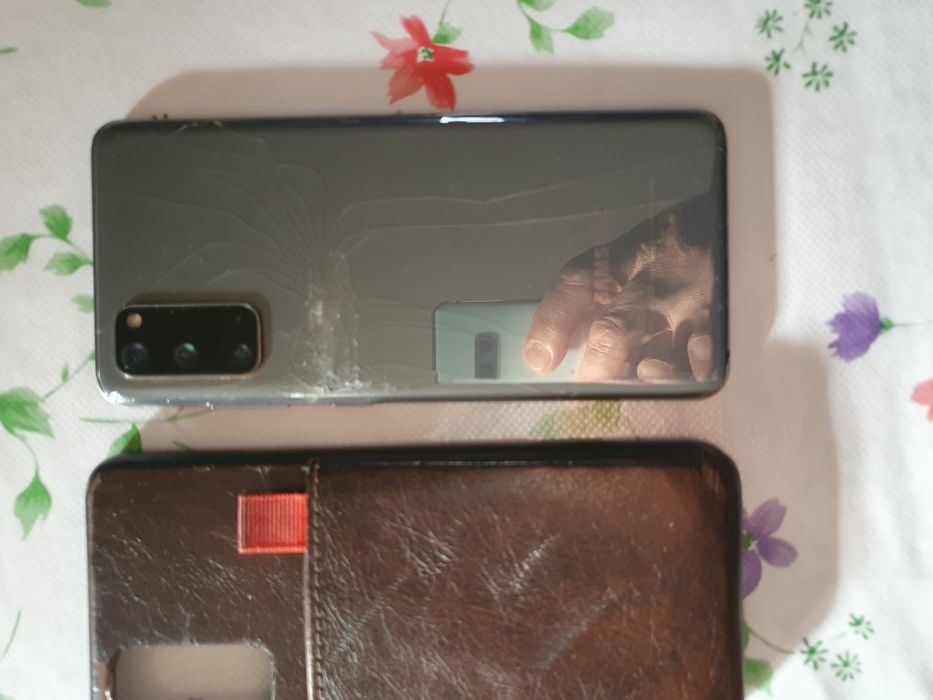 Samsung galaxy S 20   8/128гб