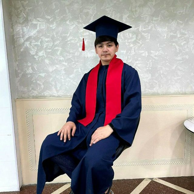 Магистр кийими мантия