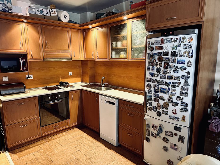 Продавам Г-образна кухня МДФ + електроуреди