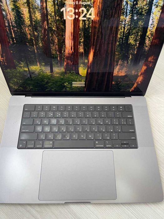 Macbook pro 16" M1 Pro 16GB RAM 512GB SSD