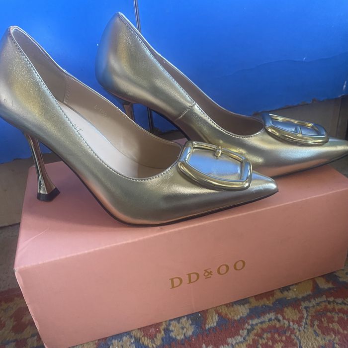 Туфли золотистый 35размер