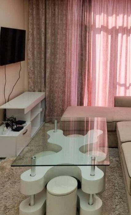 Дава се под наем Тристаен апартамент в София, Студентски град - 80 кв.м за 750 € - Снимка #1