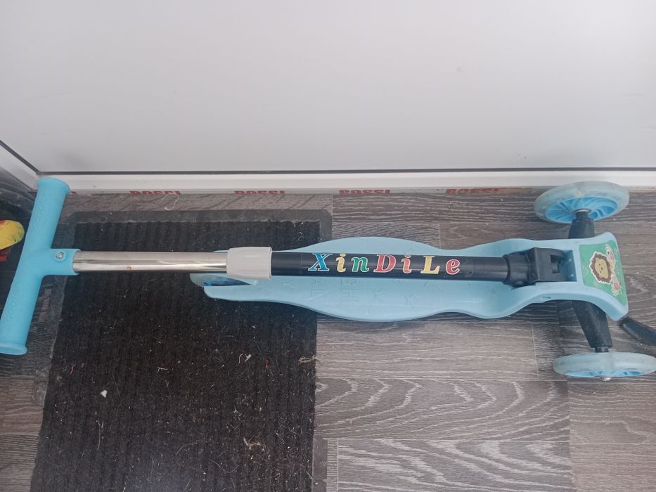 Продам самокат детский