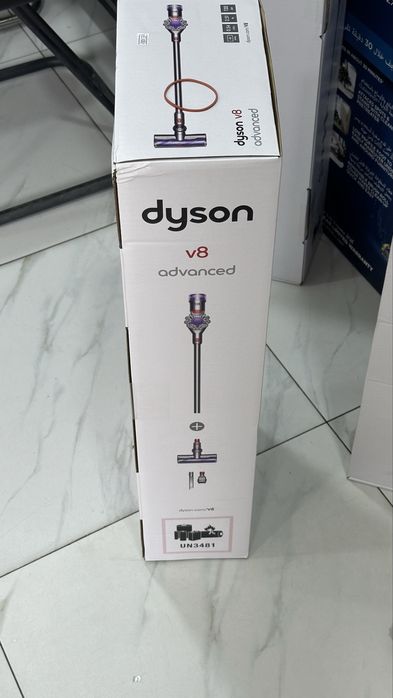 пылесос Dyson оригинал товар с гарантией на весь год!