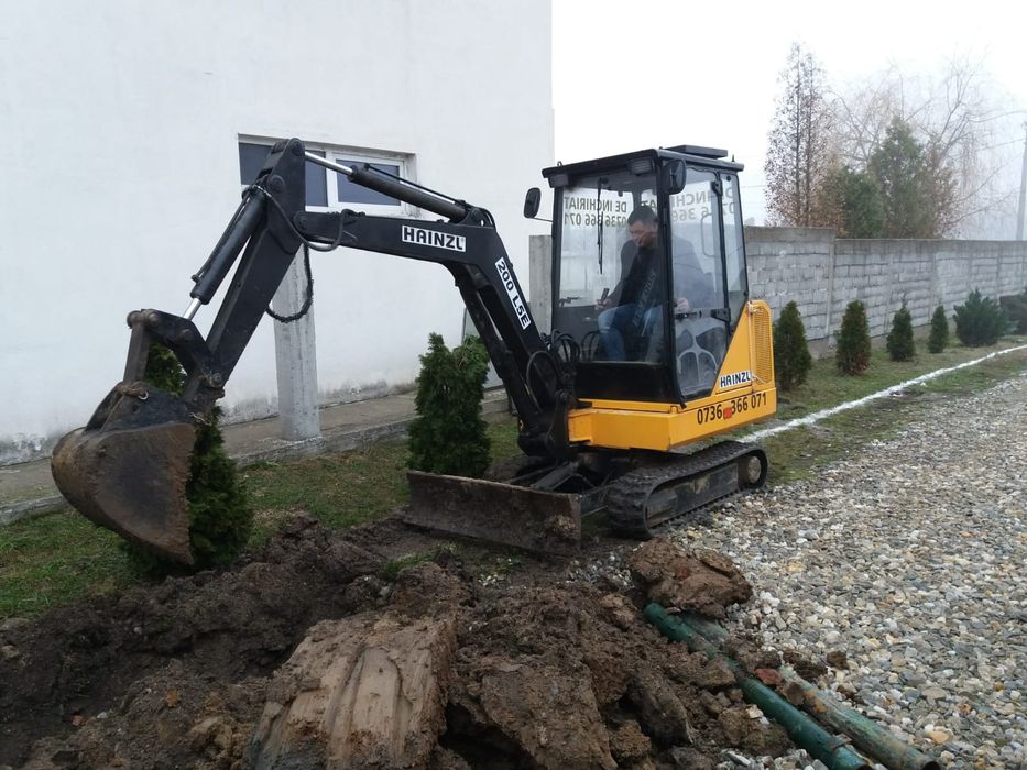 Bobcat și mini excavator de închiriat