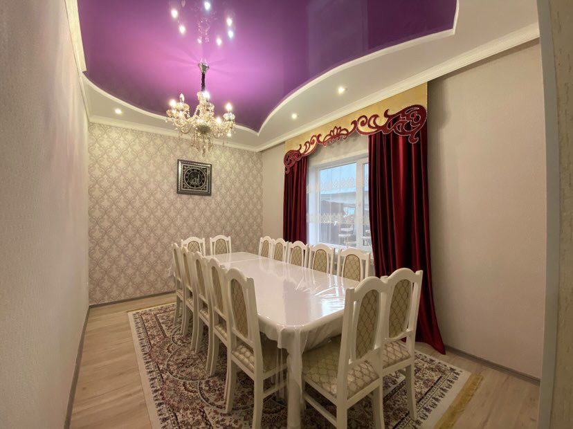 Үй сатылады бір аулада екі үй