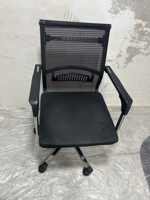 Компьютерное кресло в офис