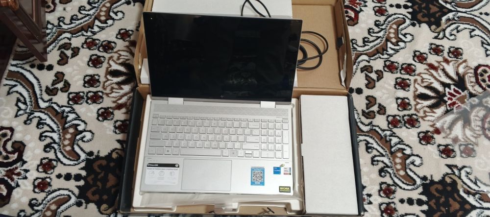 HP Envy 8/256SSD