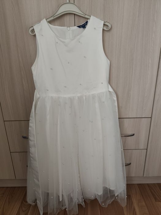 Продам 3 платья для девочек