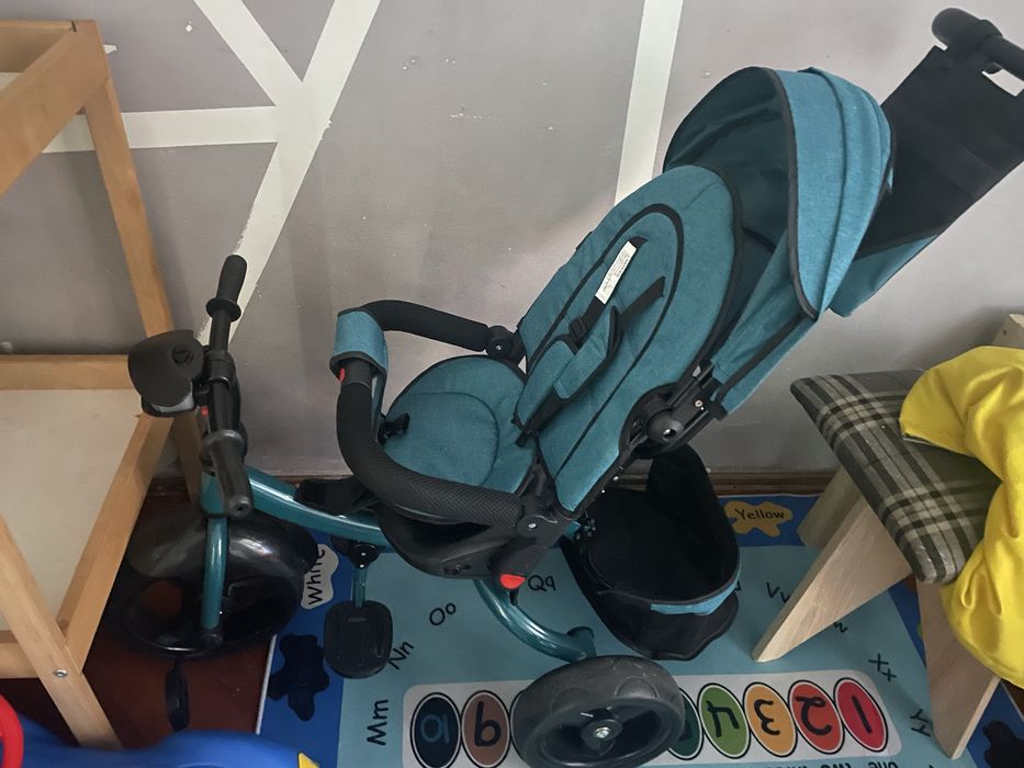 Vand tricicleta nou nouta