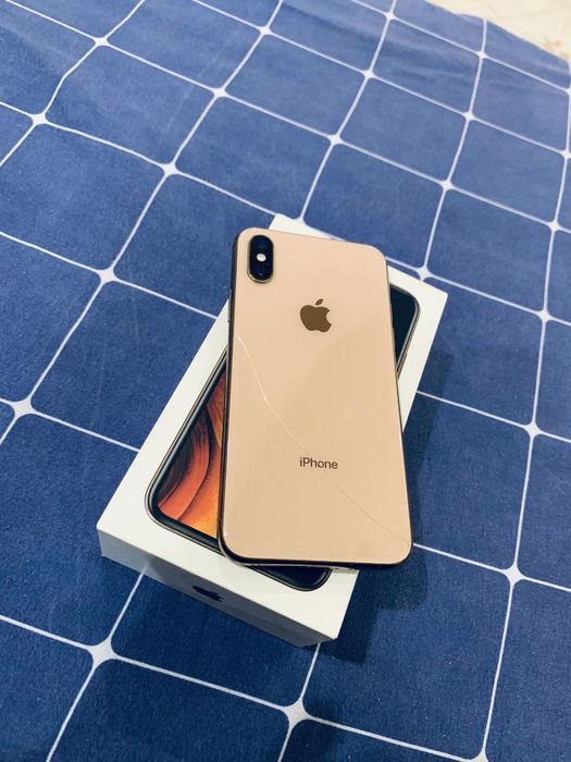 Продам iPhone XS