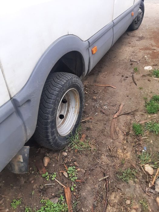 Vând iveco duba. 2 8. 130 cp