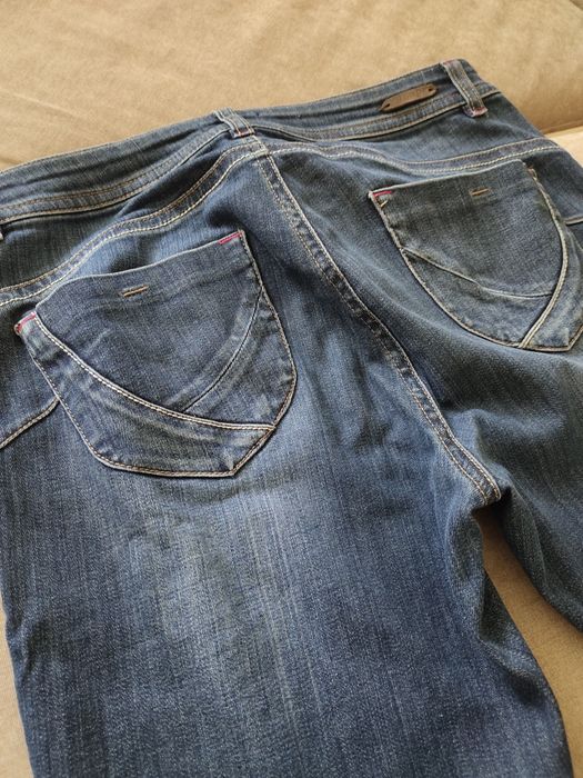 Продам женские Джинсы