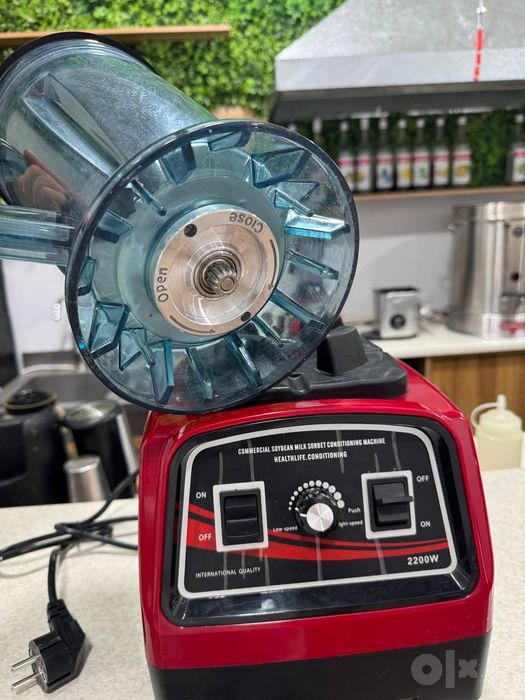 Продам блендер 3.9л 2200W