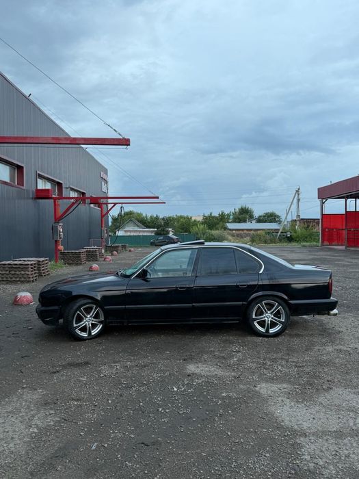 Продам bmw e 34 525