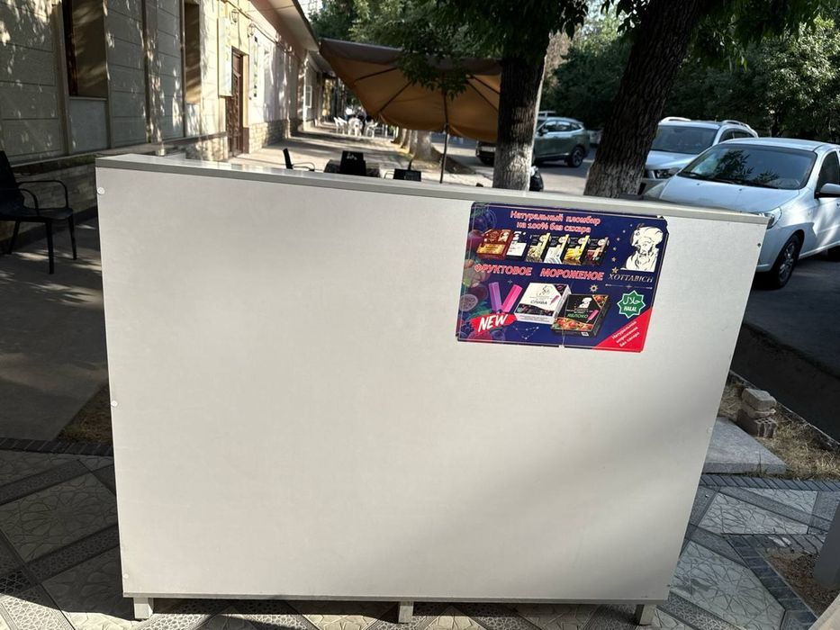 Kassa uchun mebel sotiladi