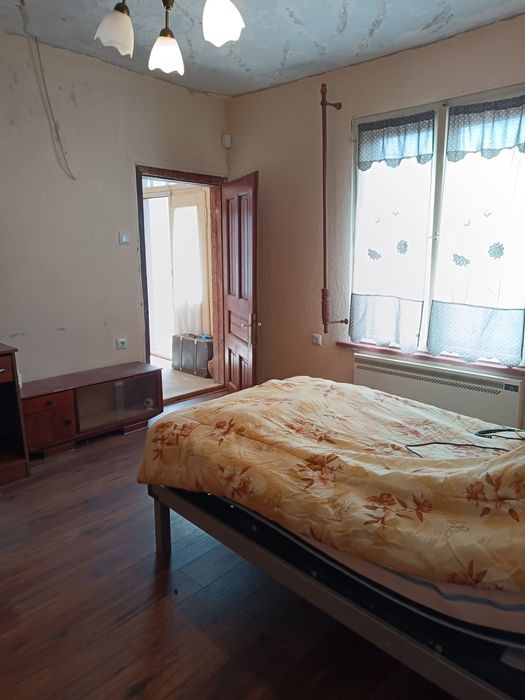 Продавам къща в село Гранит