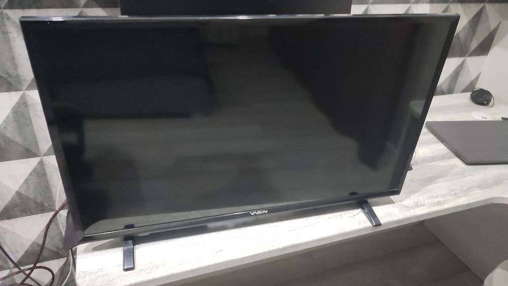 Телевизор Yasin продам срочно