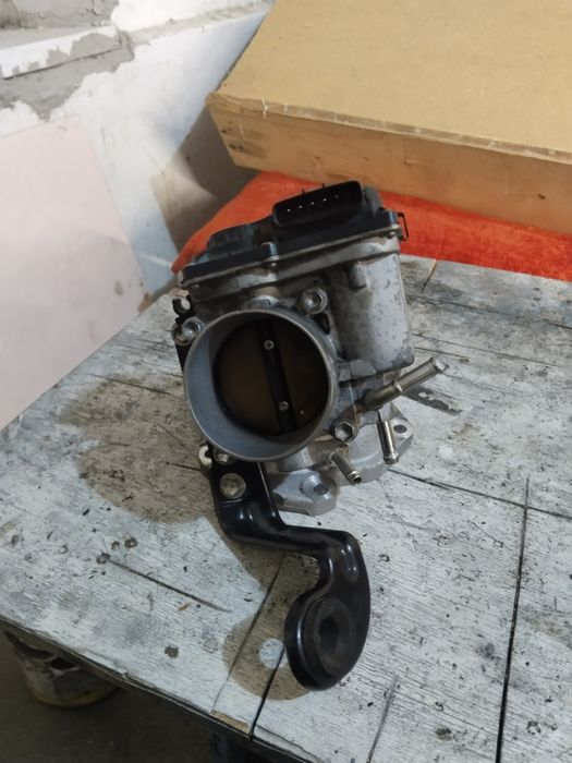 Дроссельная заслонка