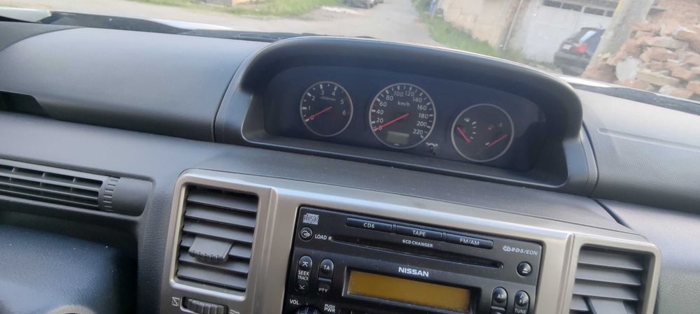 Nissan X - Trail 2003 2.2 dCi 136 HP ПРОДАВА СЕ ЦЕЛИЯ за части