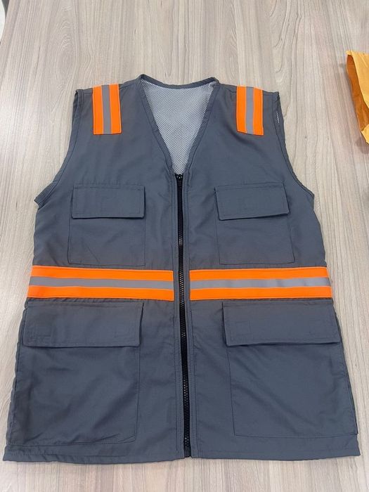 Жилетки спец одежда на заказ.