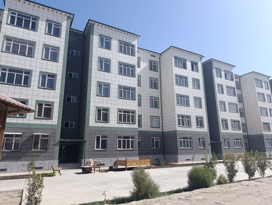 Uy sotiladi  Navoiy Karmana