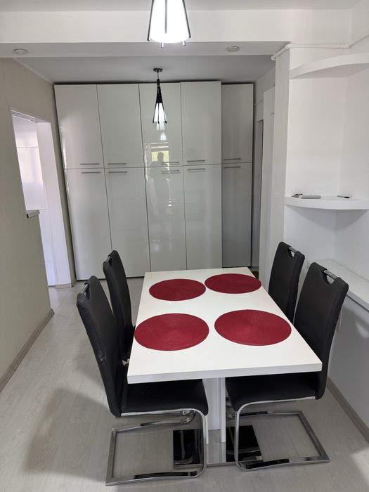 Inchiriez apartament 2 camere 54mp etaj 3 str 9 Mai