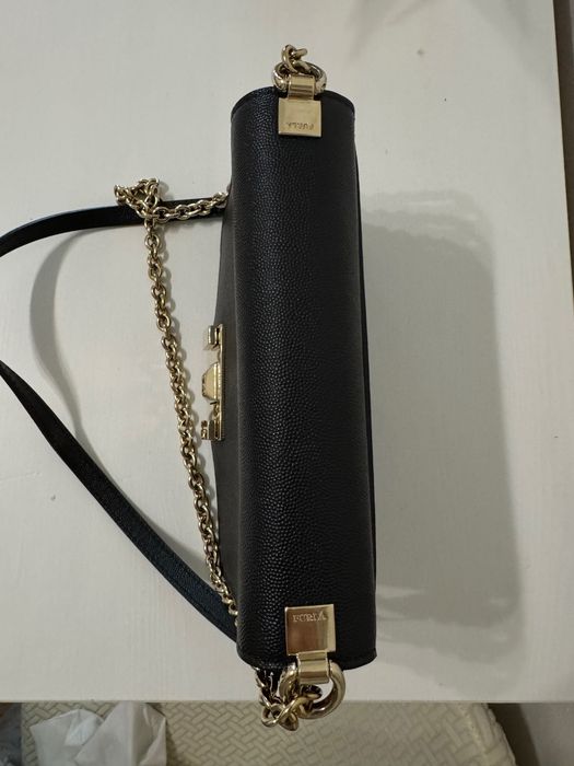 Черна кожена чанта Furla
