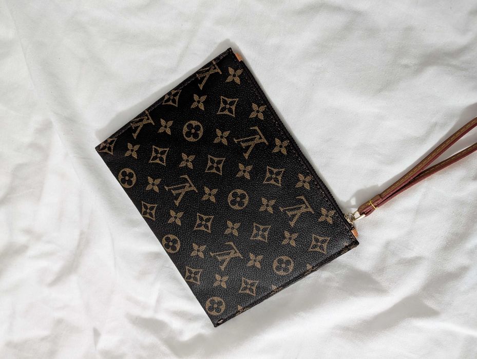 Дамска чанта плик с дръжка