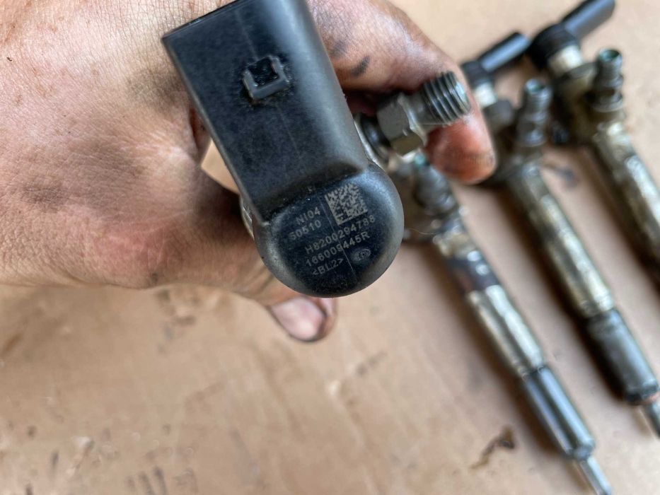 Injectoare Nissan Qashqai 1.5 dci Cod: H8200294788 / 166009445R