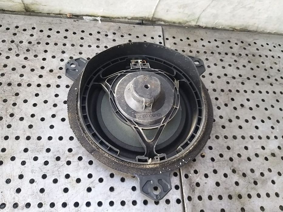 Boxa audio stanga fata toyota yaris 3 p13 861600d370