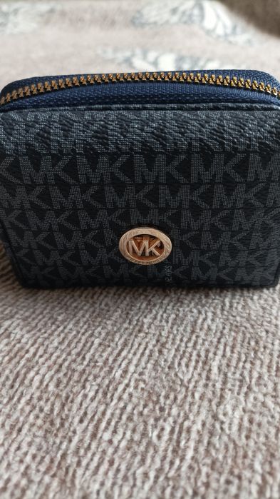 Дамско портмоне!