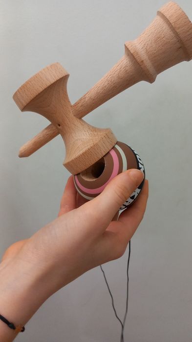 Kendama KROM strogo neapolitan