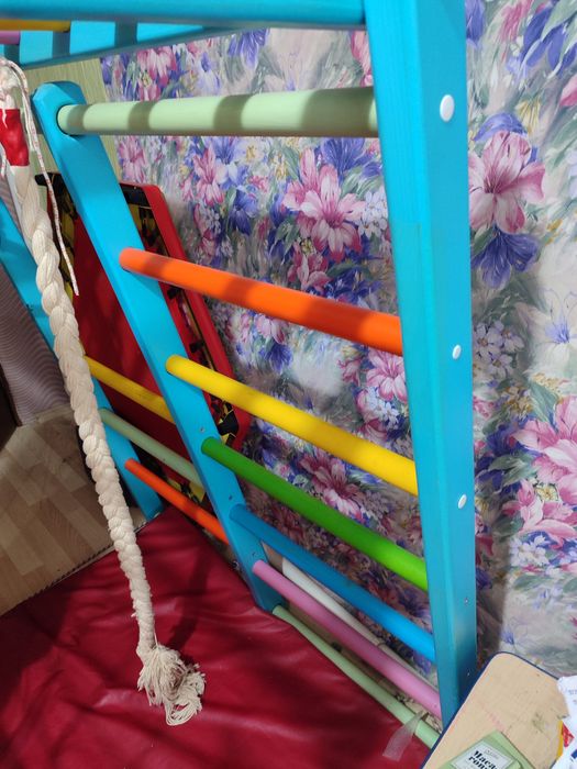 Продам спортивный уголок