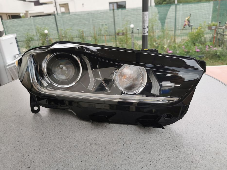 Far dreapta bi xenon  led jaguar XE x760 import Germania