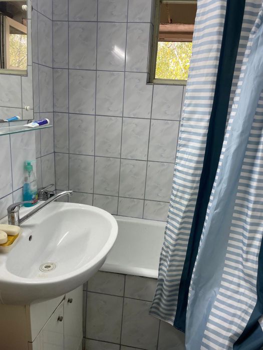 Chirie camera disponibila in apartament zona Tractoru