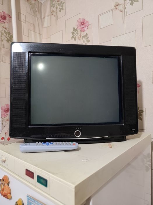 Продам корейский телевизор