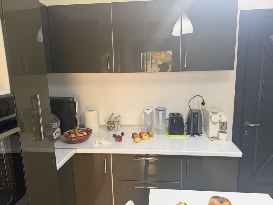 Vand mobila bucatarie cu electrocasnice incluse!