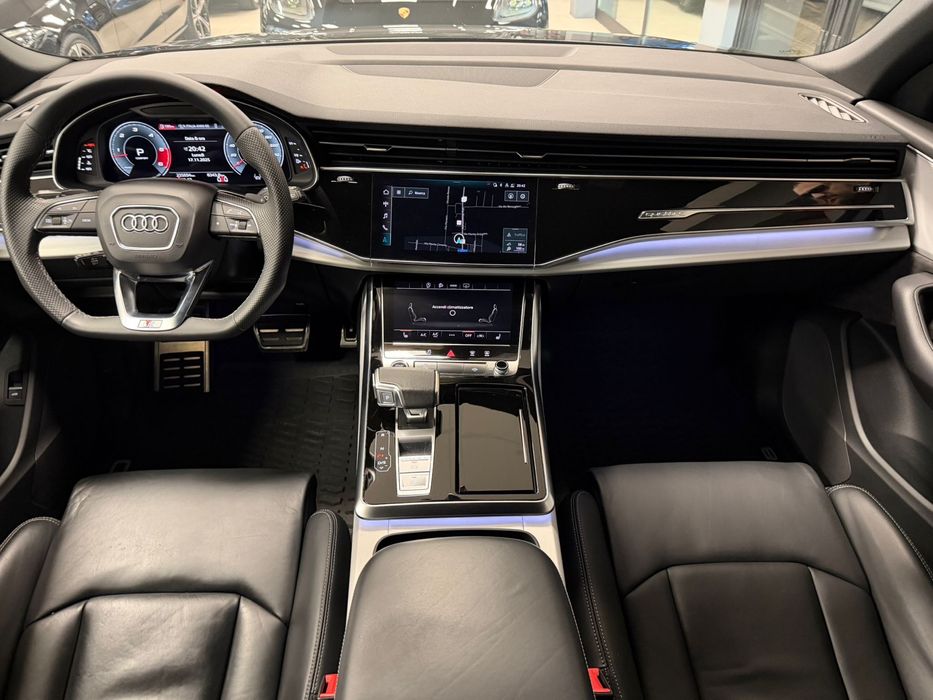 Audi q8  5.0tdi   Mild hybrid V6 s line  jante 22 , matrix