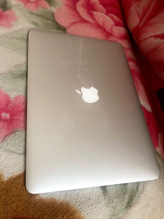 MacBook Air Intel core i5