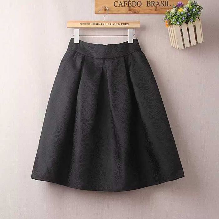 Черная юбка из жаккардового материала