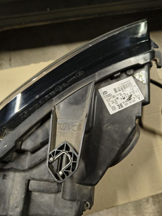 Ляв ксенонов фар Ауди А3 8П фейслифт оригинален