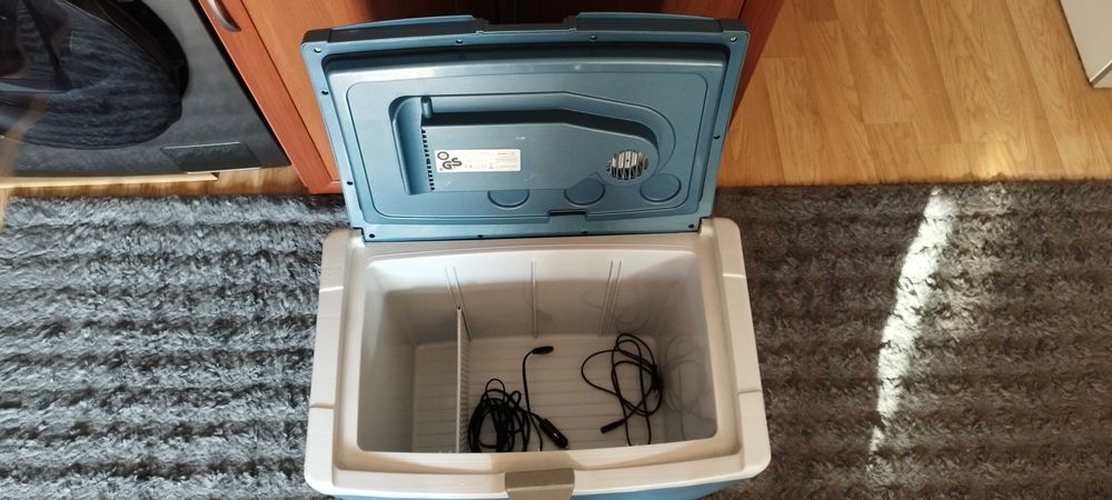 Хладилна чанта 12в и 220в