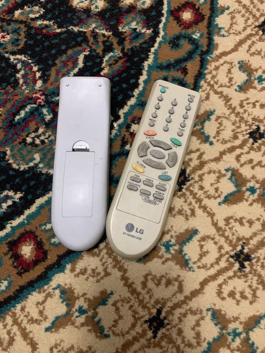 Пульты для теливизора два пульта за 500
