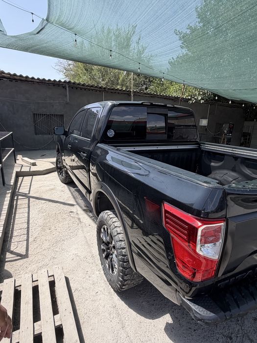 NISSAN TITAN продается