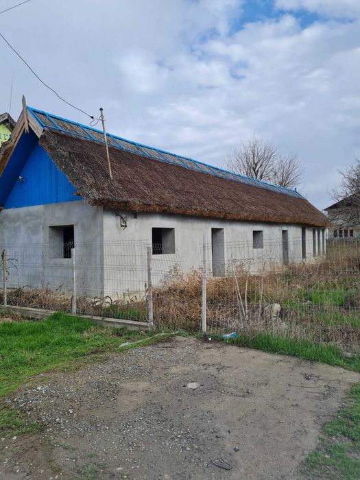 Pensiune/gri/teren 563m-75000+teren 1677m-50000=125000 -2240 m2-DJ222N